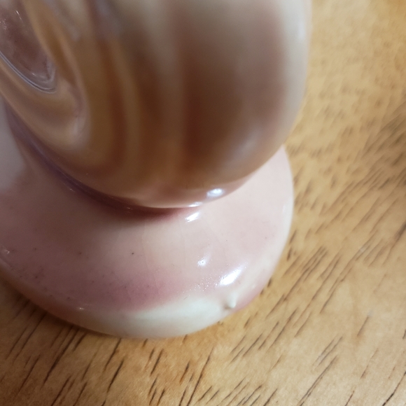 Cornucopia vase in peach. USA signed - Picture 11 of 14